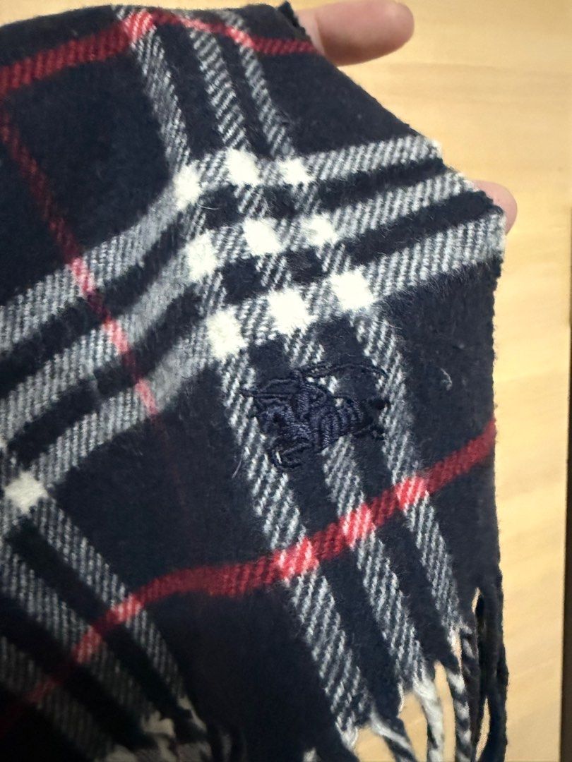 Burberry Scarf (Category: Scarves) located in Cavite. Submitted by cha____r (Listing ID 1343879700, Image 2). Description: Burberry scarf Authentic See photos Rfs: migrating soon so trying to clear all my stuff.