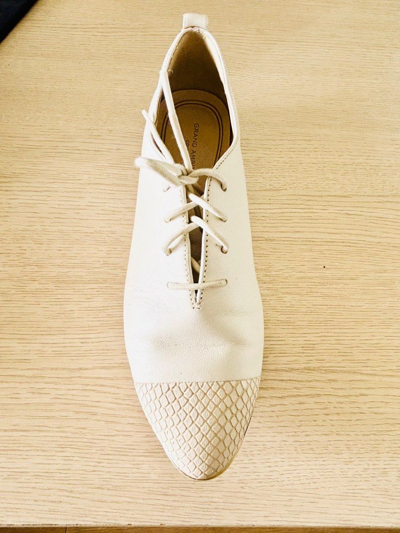 Cole Haan White Sneakers (Category: Sneakers) located in Mandaluyong City. Submitted by dbhdeclutters (Listing ID 1343870358, Image 1). Description: Grand ambition model. Use google lens to get the specs. Leather and authentic Cole Haan. Can send photos for serious inquiries. .