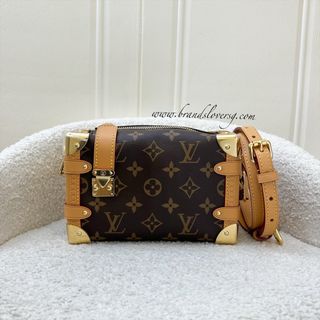 (Category: ) located in . Submitted by brands_lover (Listing ID 1343765127, Image 1). Description: .