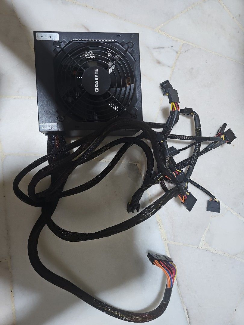 GIGABYTE P650B Power Supply