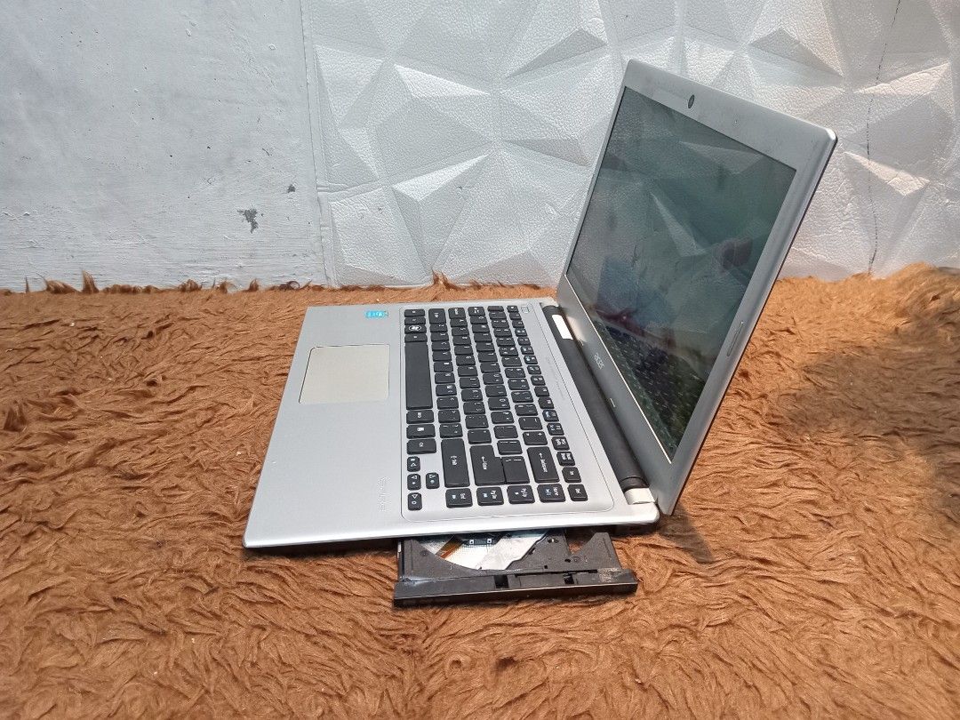 パソコン acer aspire V5 431 4GB HDD 500GB Acer Aspire V5 (431) - full specs, details and review