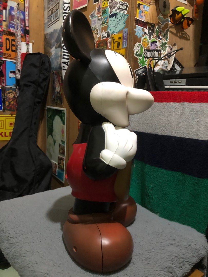 Large mickey desk clock figure for repairs (Category: Clocks) located in Quezon City. Submitted by markgolveo (Listing ID 1343770179, Image 3). Description: Large mickey desk clock figure Tested working accurate clock All mechanisms and functionalities working Good loud alarm sounds Issues Missing nose broken part needs to be replaced fixed Missing bottom and back battery covers Crack on right shoe part.