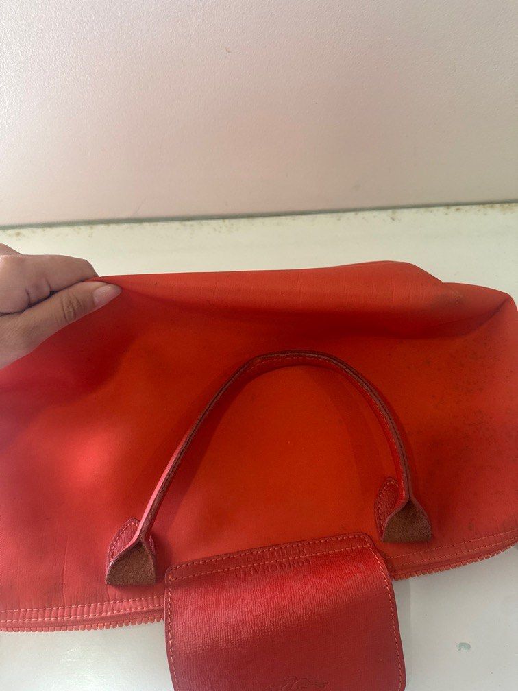 Longchamp (Category: Luxury Bags & Wallets) located in Quezon City. Submitted by destashingmycloset (Listing ID 1343779604, Image 3). Description: .