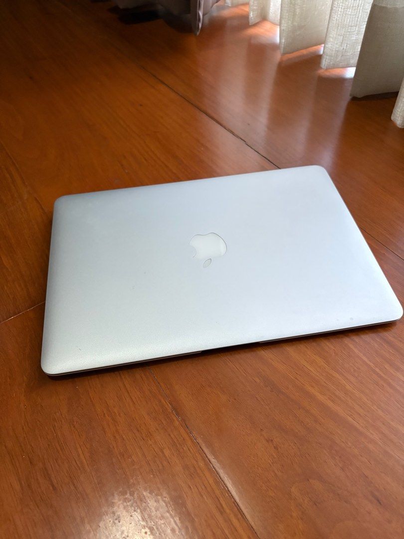 Macbook Air 13” (256GB, 8GB RAM, 2015) (Category: Laptops & Notebooks) located in Pasig City. Submitted by shirley424 (Listing ID 1343794831, Image 3). Description: Macbook Air 13.3” 1.6GHz 8GB RAM 256GB memory Screen/keyboard/trackpad protector since day 1 Minor scratches on the body SSD has been replaced Running on OS Yosemite Reset to factory settings Includes original box and charger.