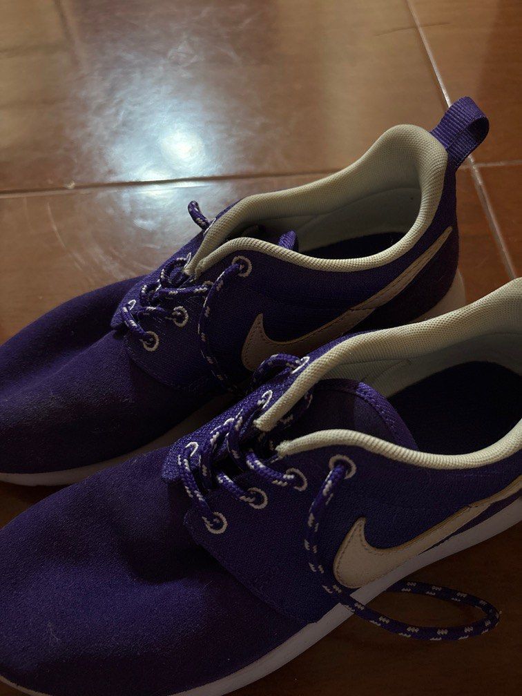 Women's Nike Roshe Run (Category: Sneakers) located in Antipolo. Submitted by ensien (Listing ID 1343811657, Image 3). Description: Negotiable RFS: decluttering Actual size: EUR 37.5.