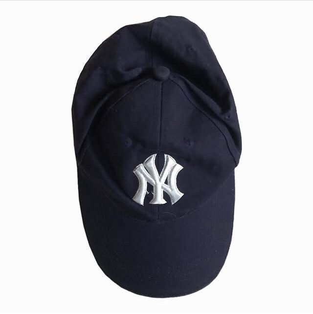 NY Cap (Category: Caps & Hats) located in Limay. Submitted by 2000sbae (Listing ID 1343703551, Image 1). Description: No tags.