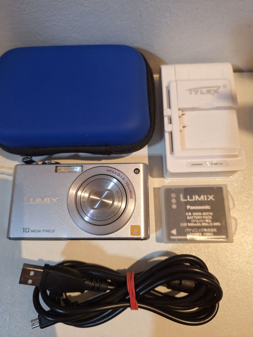 Panasonic lumix DMC-FX35 | digital camera | crowds fav (Category: Cameras) located in Bacoor. Submitted by sofiiiqq (Listing ID 1343813177, Image 2). Description: Panasonic Lumix DMC-FX35 -`♡´- CROWDS FAV !! -`♡´- 5k -`♡´- with sample photos ── .✦ issue : flash and slight lens dust when zoomed in (repairable) and nabagsak battery, need new one specs: ❀ 10 megapixels ❀ 5x optical zoom ❀ 2.5" LCD Display ❀ Ccd sensor ❀ All buttons working ❀ Interna
