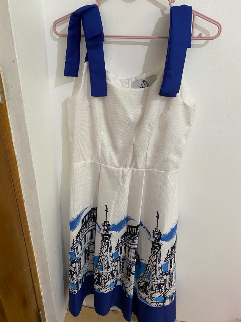 Plains & Prints Emily in Paris (Category: Dresses) located in Paranaque City. Submitted by declutterwithjoy (Listing ID 1343786823, Image 1). Description: May Lints (pls see photos) Used once Small +SF J&T.