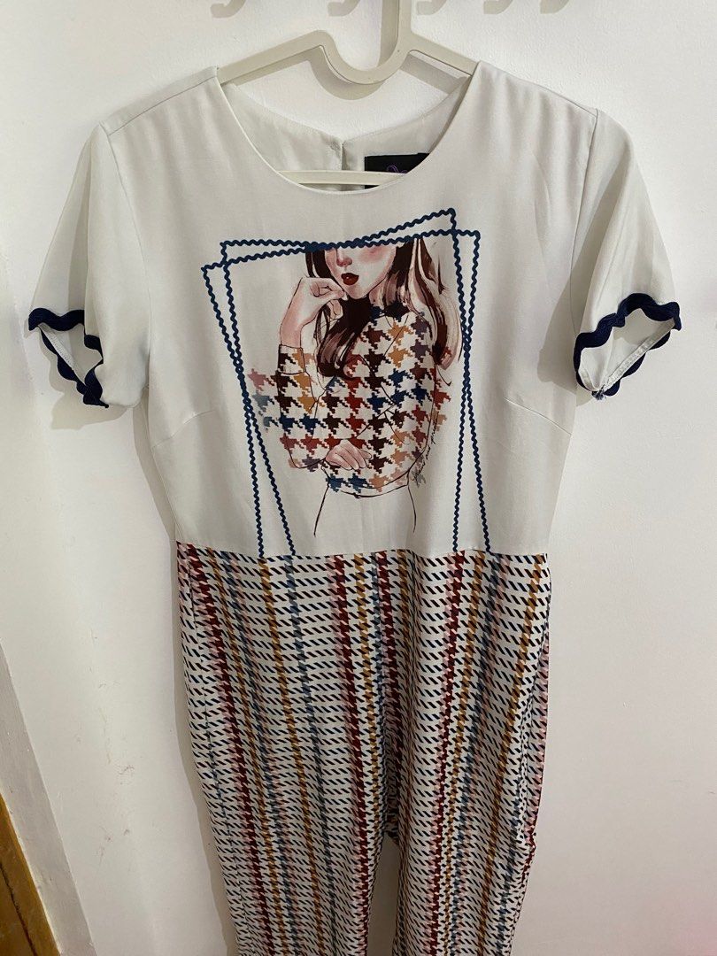 Plains & Prints Jumpsuit (Category: Jumpsuits) located in Paranaque City. Submitted by declutterwithjoy (Listing ID 1343787114, Image 1). Description: Used once Small +SF J&T.