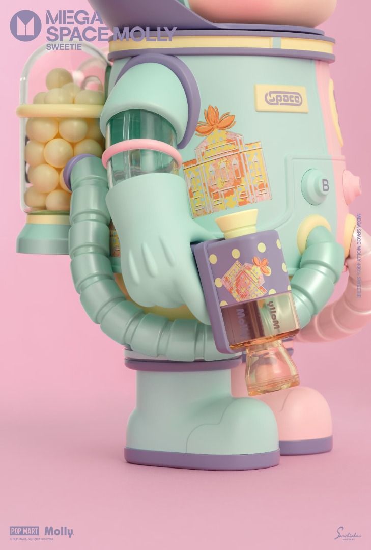 POPMART MEGA Space Molly Sweetie 100% Macau Exclusive POPMART MEGA Space Molly Sweetie 100% Macau Exclusive