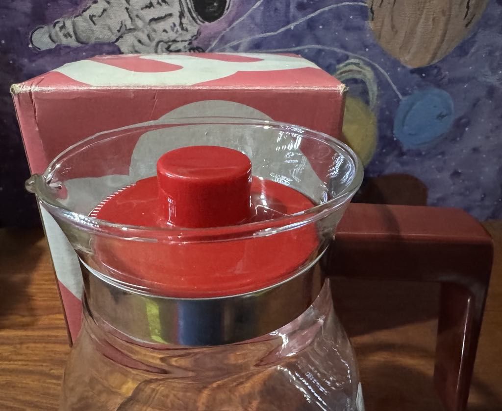 Pyrex Tea/ Coffee Pot (Category: Coffee & Tea Tableware) located in San Pedro. Submitted by fieldofgold19 (Listing ID 1343856987, Image 3). Description: Iwaki Glass - Japan Good for 4 cups height- ~14.5 Note: unused, just stored.