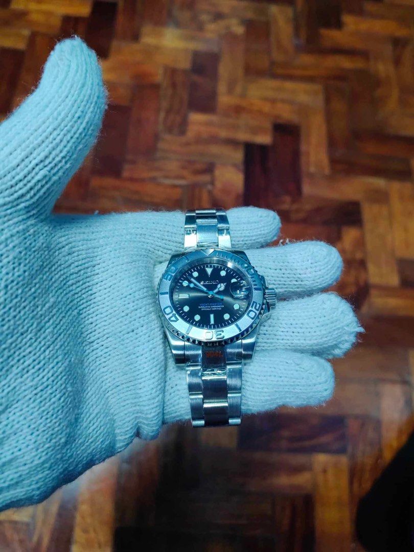 Seikolex Titanium custom mod (Category: Men's Watches) located in Manila. Submitted by moneyunlimited (Listing ID 1343771768, Image 3). Description: Nh35A mechanism Japan parts used not china Sapphire glass 904L band Complete with box and tools Self winding mechanism for power reserve Cod or Pickup.
