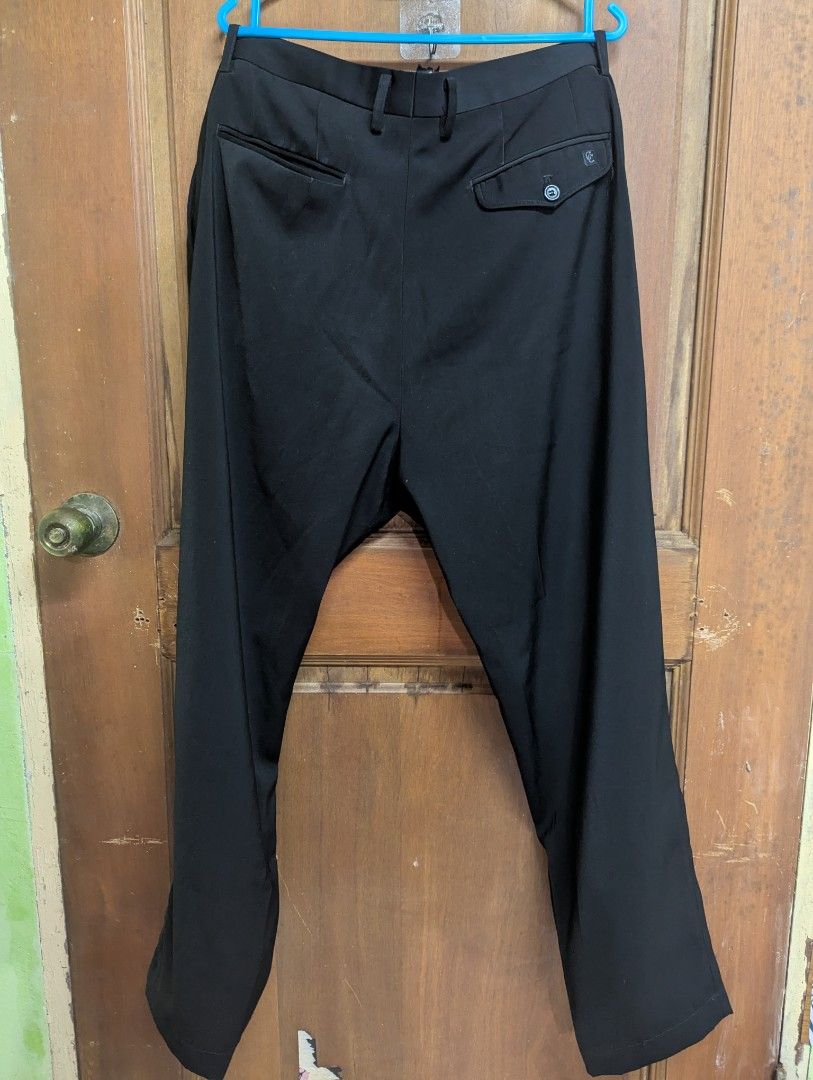 Slack (Category: Trousers) located in Marang. Submitted by captainhassan17 (Listing ID 1343784253, Image 3). Description: 2 helai seluar slack untuk diletgo - condition mcm baru xde defect. - kain 100% cotton jenis licin selesa dan sejuk. - seluar guys creative saiz 35 cutting standard. - seluar zara saiz 36 cutting slim fit. - nak letgo 2 helai RM55 sahaja termasuk pos..