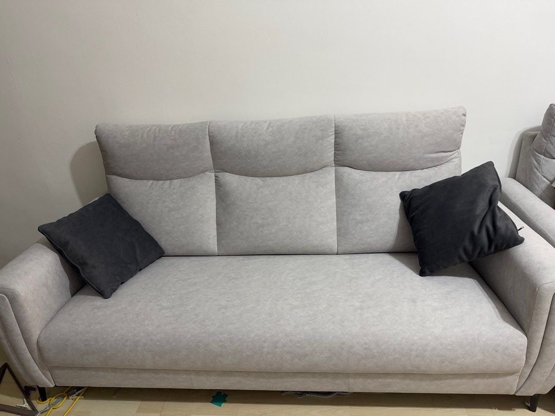 Sofas (Category: Sofas) located in Kuala Lumpur. Submitted by mimmmmmmmmmy (Listing ID 1343834545, Image 3). Description: 3 + 2 seaters, newly bought on 23rd Dec 2024. Still in new condition (literally). Reason to sell : not suited to our house deco once purchased and received baru notice Ada warranty cushion 2 years Free delivery within Klang valley area Can purchase separately RM1k for 2 seaters and RM1.5k for 3 seaters.