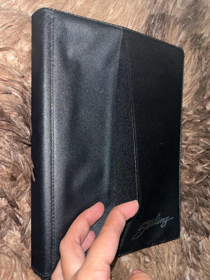 Sterling Binder Notebook (Category: Stationery & School Supplies) located in Caloocan City. Submitted by camellion_64 (Listing ID 1343872606, Image 2). Description: 🛍️ Located in Quezon City. 🚚 Shipping via Lalamove (Luzon only) – shipping fee shouldered by the buyer. 💵 Payment through GCash only. Selling this because I no longer need it! I can do meet-ups around QC only. DM me for inquiries! 🛒.