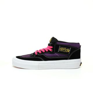 (Category: ) located in . Submitted by sneakers-shop (Listing ID 1343850886, Image 1). Description: .