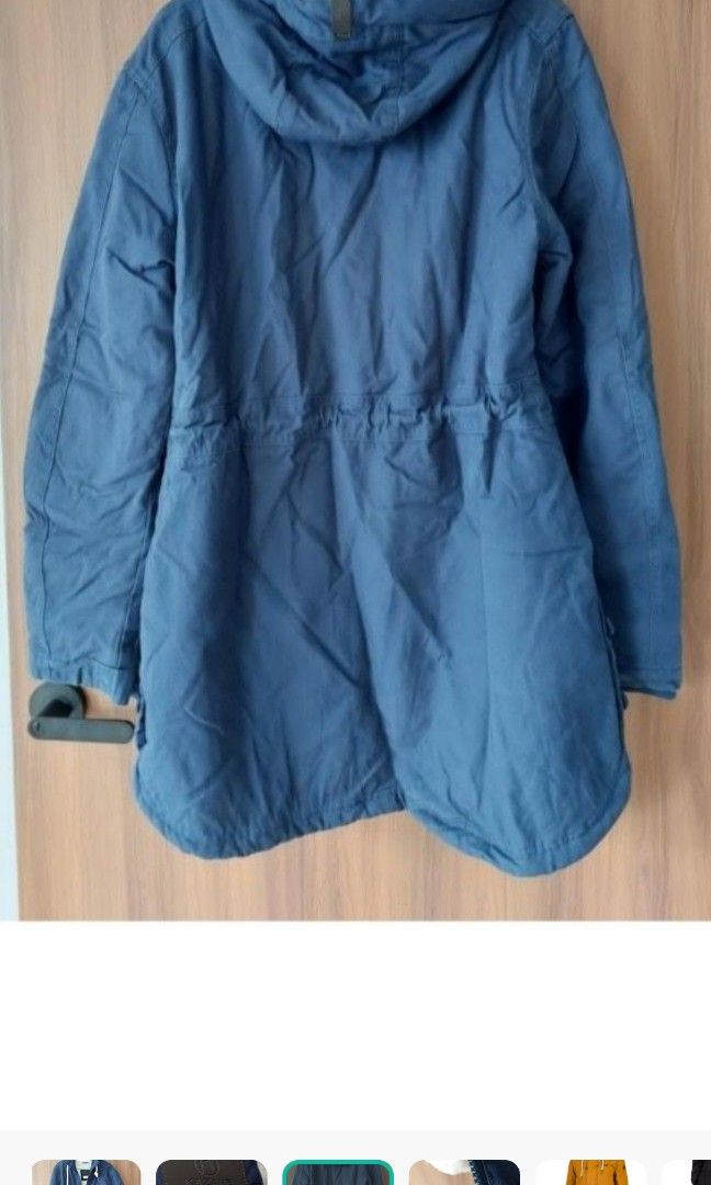 Winter Jacket (Category: Coats, Jackets and Outerwear) located in Singapore. Submitted by shop24680 (Listing ID 1343764359, Image 3). Description: bought the wrong size in Switzerland.