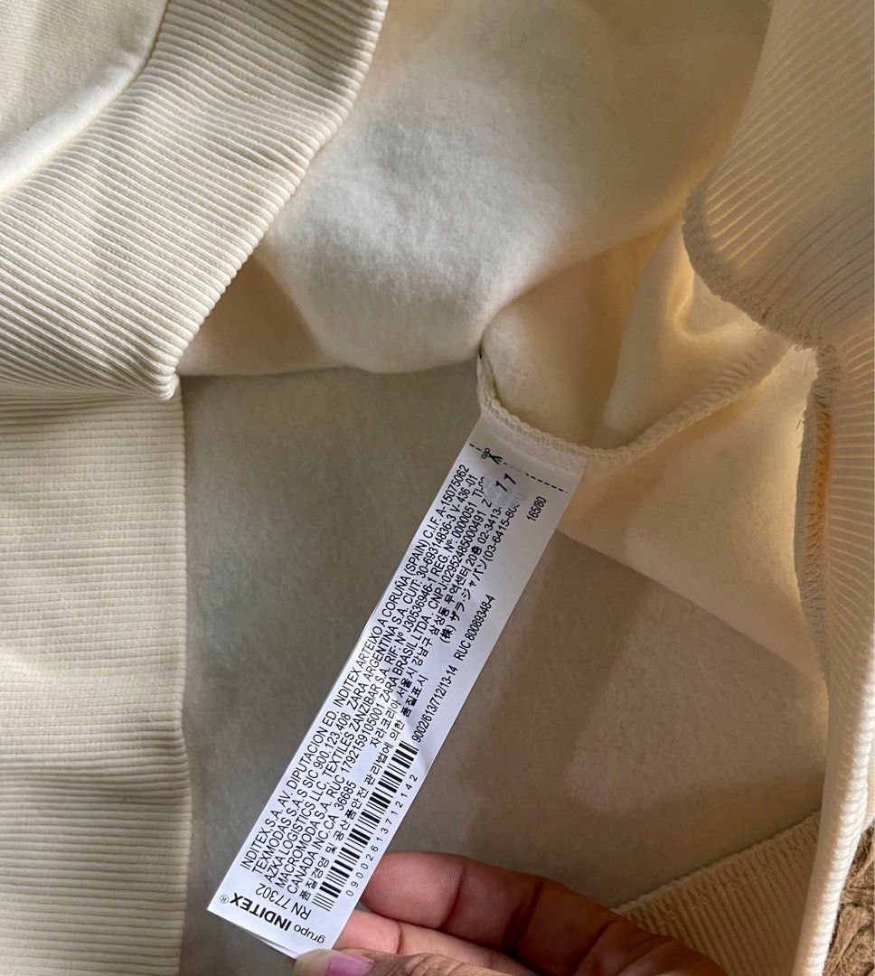 Zara top (Category: Others Tops) located in Caloocan City. Submitted by joycel06 (Listing ID 1343711365, Image 3). Description: .