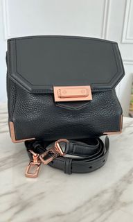 （分類：）位於 。 由 lululemon17 提交（商品編號 1339009555，圖片 1）。簡介： 。