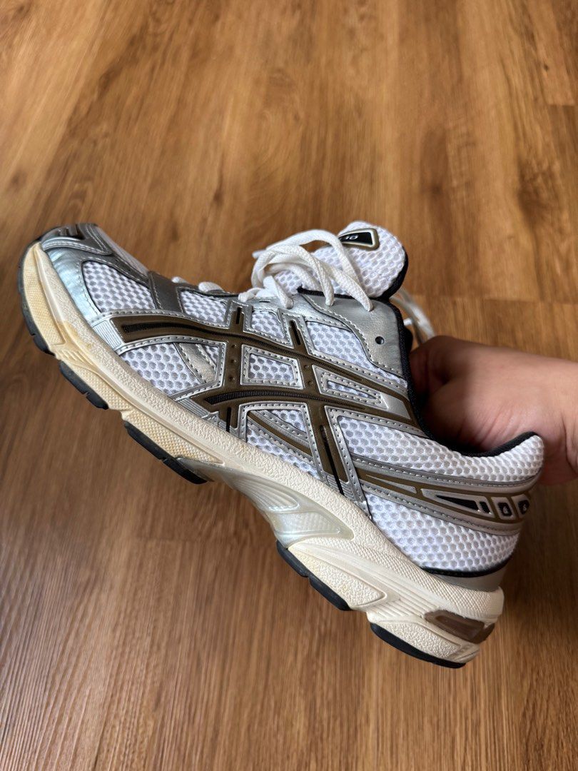 ASICS Gel-1130 (Category: Sneakers) located in Singapore. Submitted by messmessymore (Listing ID 1343948411, Image 1). Description: .