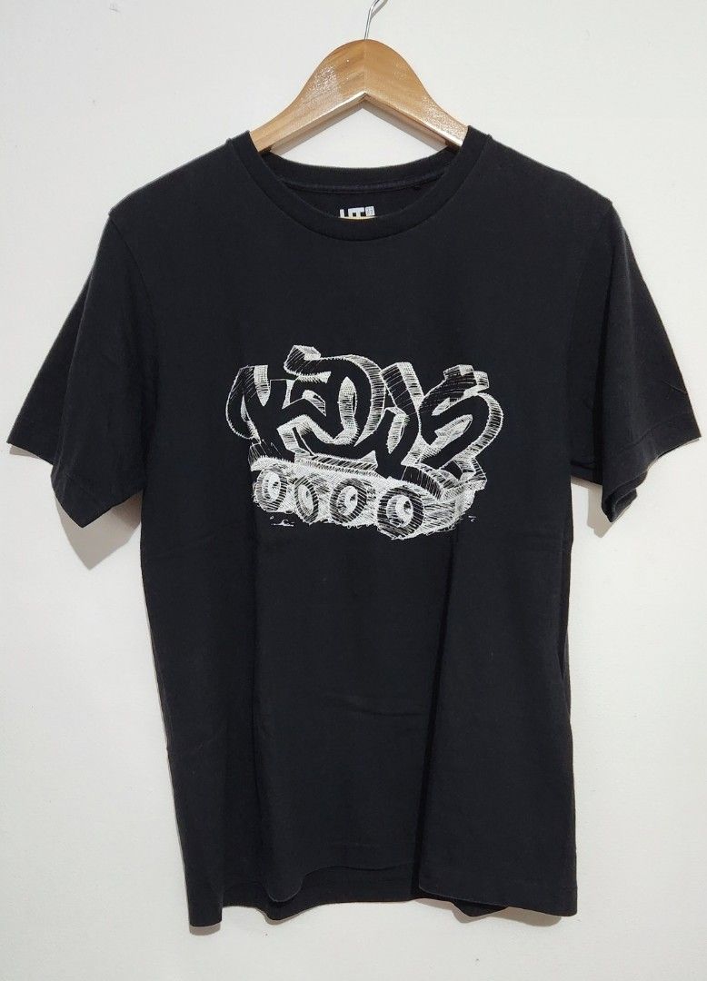 Authentic Uniqlo Kaws Shirt - Size Medium (Category: Activewear) located in Caloocan City. Submitted by jheguadalupe (Listing ID 1343933209, Image 1). Description: Authentic Uniqlo Kaws Shirt - Size Medium 19.5x26.5 9.5/10 Color Rate Payment through PS Bank or GCash Lalamove, Grab, Delivery JNT or LBC COP Shipping Location: North Caloocan.