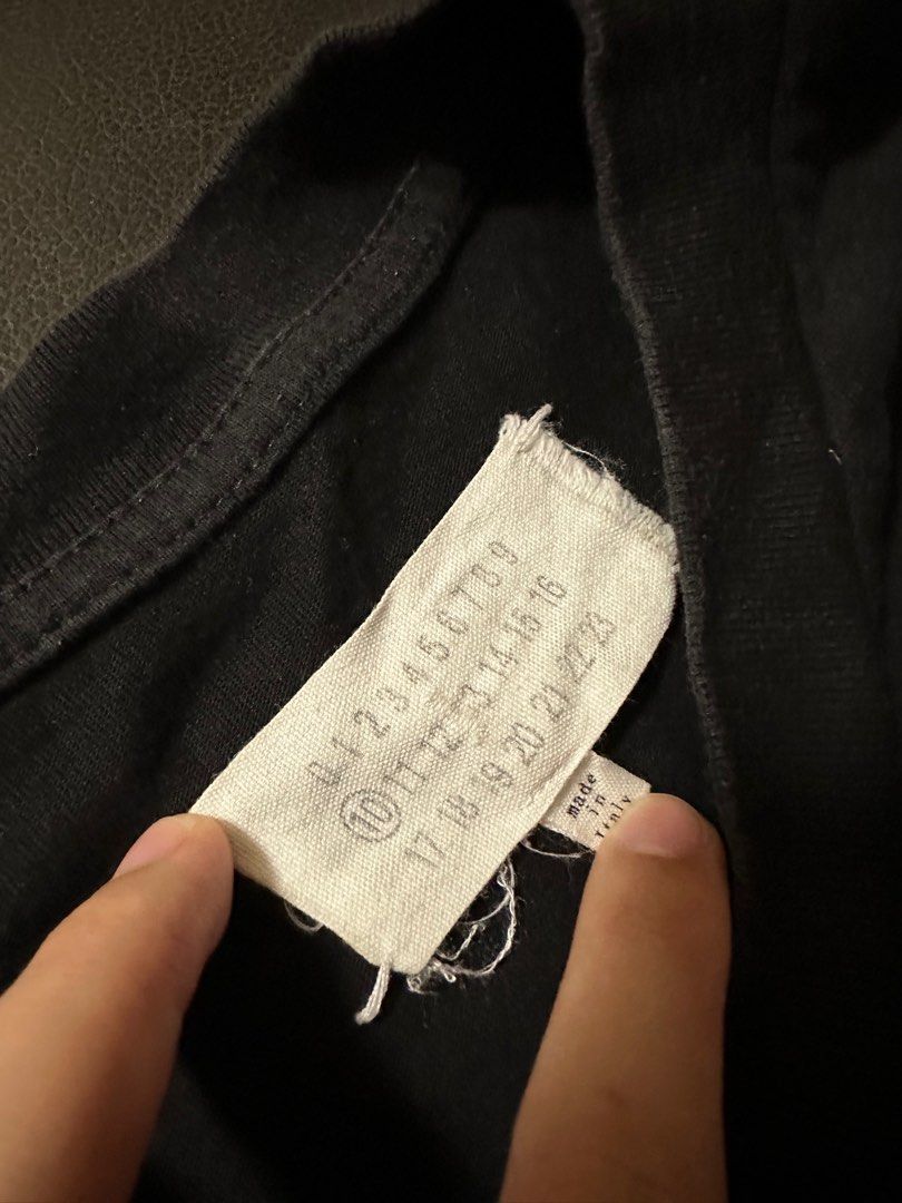 Authentic Vintage Maison Margiela Shirt (Category: Tshirts & Polo Shirts ) located in Legazpi City. Submitted by cfinds.ph (Listing ID 1344002378, Image 2). Description: Dimensions - 21x27 Medium to Large fit No issues .