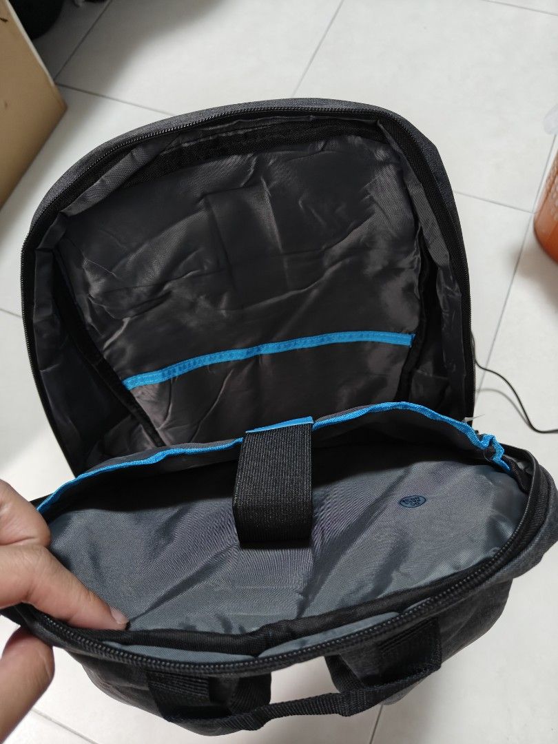 Backpack (Category: Backpacks) located in Singapore. Submitted by mrhan1123 (Listing ID 1343968313, Image 3). Description: Backpack bag.