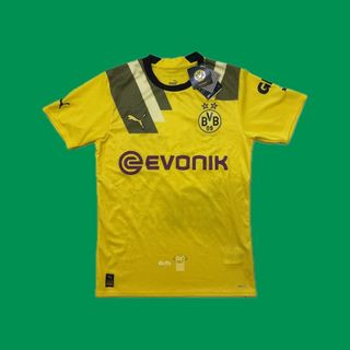 (Category: ) located in . Submitted by cultfavefootballshirts (Listing ID 1344028372, Image 1). Description: .