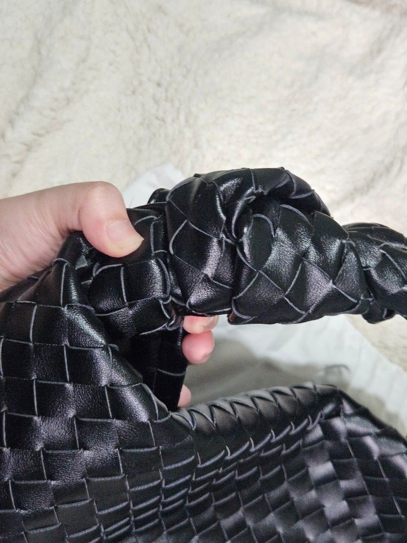 Bottega Veneta Jodie (Category: Luxury Bags & Wallets) located in Taytay. Submitted by eiohjmrf (Listing ID 1343951874, Image 2). Description: Jodie Small RFS: too big for me For self-authentication. Bought from Sweetiolou on ig or Chelsea K Co Chiu.