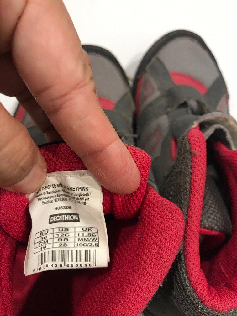 Decathlon hiking shoes (Category: Bedding & Towels) located in Antipolo. Submitted by puzzleaddict (Listing ID 1343971175, Image 3). Description: Size in the pic used 1x in pulag.