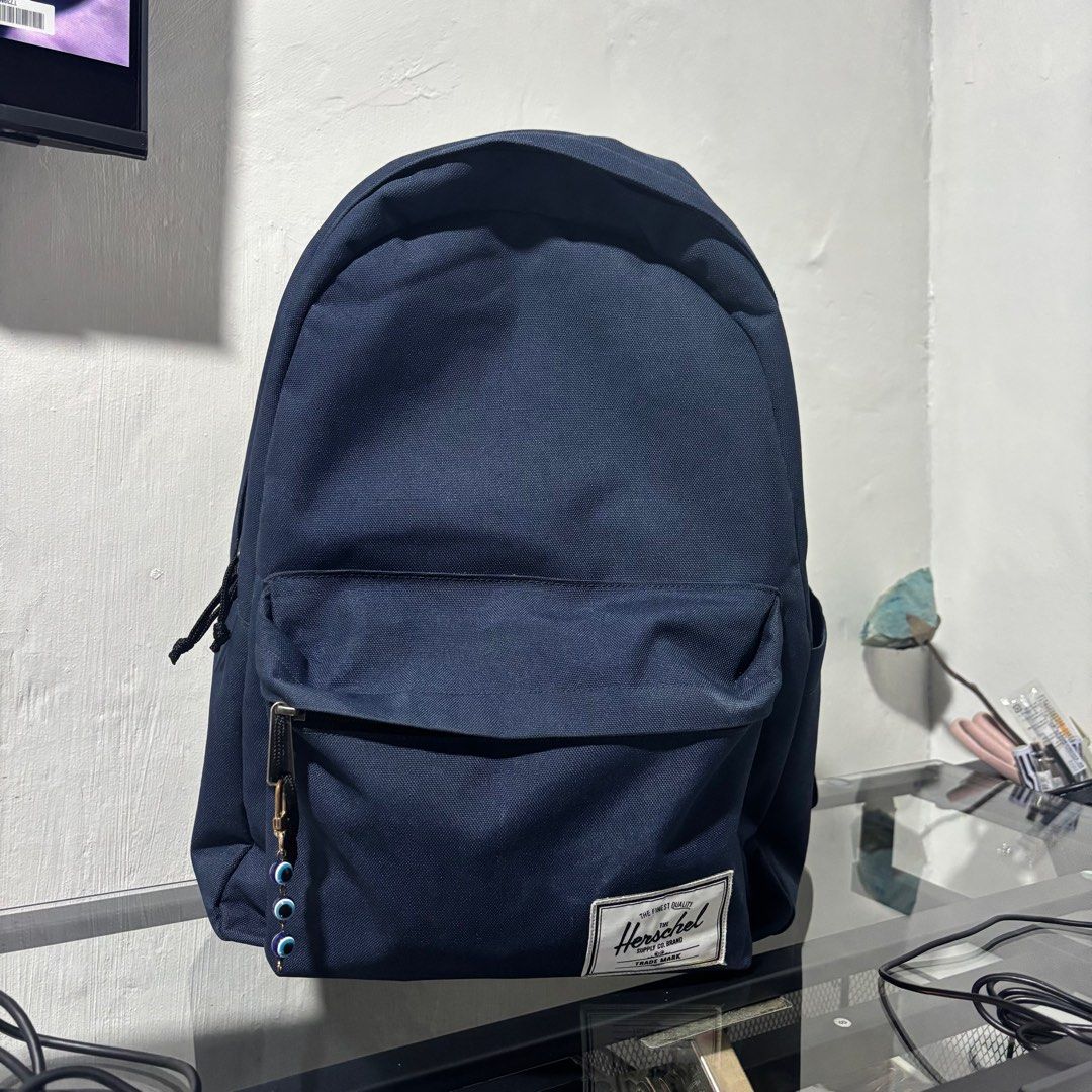Herschel Classic X Large Backpack 26L Navy Blue Men s Fashion Bags Backpacks on Carousell