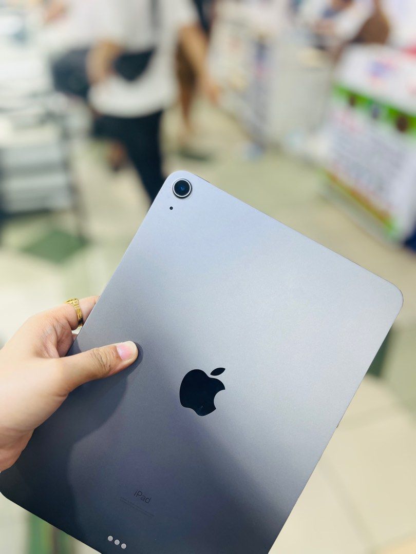 IPad Air 4 256GB WIFI ONLY NO ISSUES (Category: iPad) located in San Juan City. Submitted by najihahtelecomshop2018 (Listing ID 1343926223, Image 3). Description: FOR SALE | TRADE / SWAP PASS SA MGA SCAMMERS / THIRD PARTY (RFS: Buy and Sell) ⬇️QUICK SPECS⬇️ 📍iPad Air 4 •256GB (Other storage is also available) •Black (Other color is also available but price may vary) •98% Smooth •Truetone Working •No Hidden Issues | Unli reset •Free 3U Tools •No 