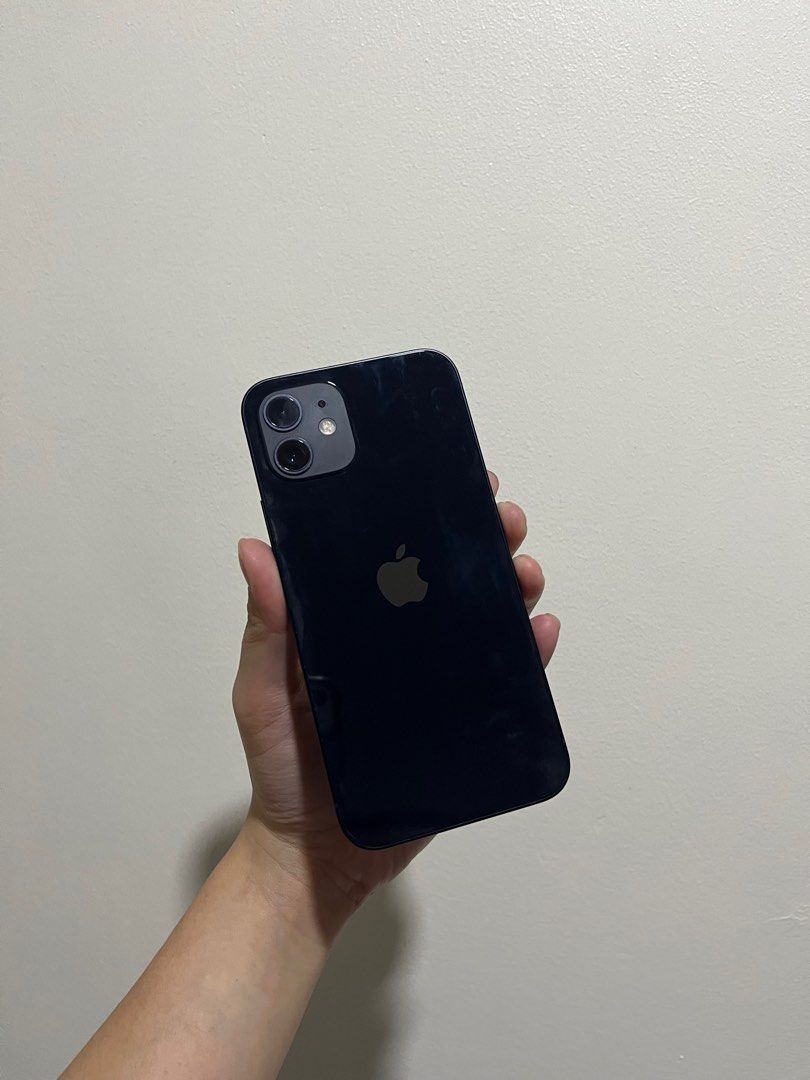 iphone 12 black- 70%bh (Category: iPhone 12 Series) located in Cebu City. Submitted by letsdeeeeclutter (Listing ID 1344006177, Image 1). Description: LAST PRICE - no replaced parts - never been repaired - bh 70% rfs : new phone .