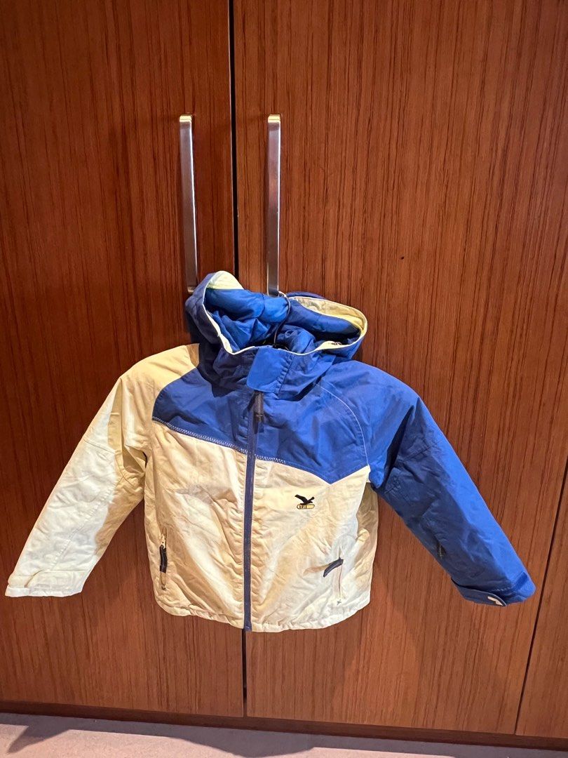 Kids Winter Jacket 3-4yr old - wind proof water proof (ski or snow play jacket) (Category: Babies & Kids Fashion) located in Singapore. Submitted by emma.tweety (Listing ID 1344037713, Image 1). Description: Suitable for height 100cm and below. Photo as sample, boy wearing is about 110cm, abit too short. Brand: Alpine Xtrem. Used in -8 degree as outer layer (in additional to a thin down jacket) good for snow play as it is water proof & wind proof
