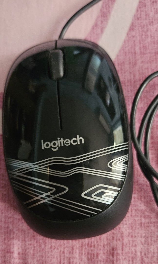 Logitech Mouse (Category: Printers, Scanners & Copiers) located in Singapore. Submitted by isha75 (Listing ID 1343901713, Image 1). Description: postage or own collection. selling cos wanted wireless , interested pm..