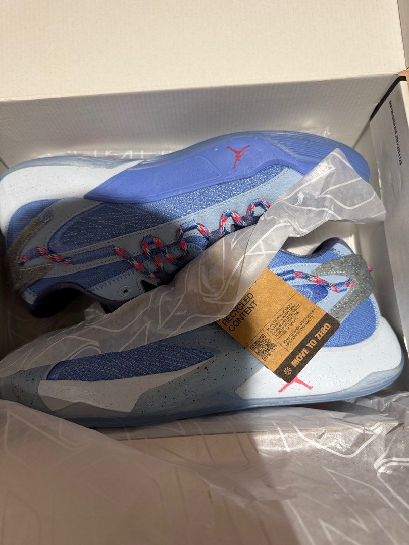 Luke 2 (Category: Sneakers) located in Puchong. Submitted by brdskk (Listing ID 1344035321, Image 1). Description: Brand new with box Uk9 Prefer cod.