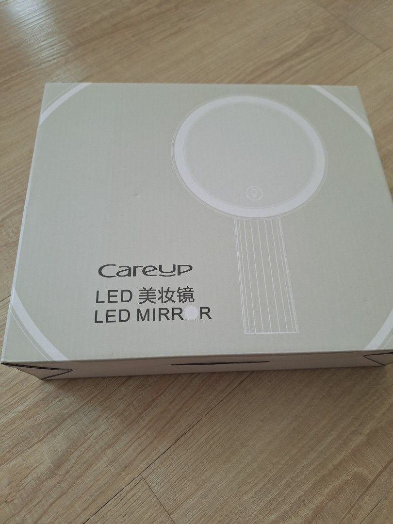 Make up mirror (Category: Makeup) located in Singapore. Submitted by tumericcurcumin (Listing ID 1343957708, Image 2). Description: BNIB.