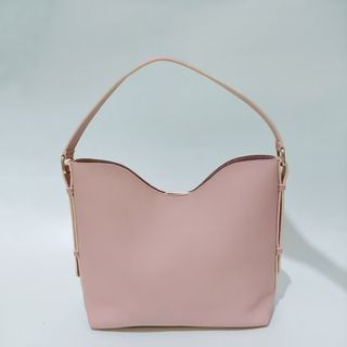 (Kategori: ) berada di . Dikirim oleh curatedbymel (ID iklan 1343970980, Gambar 1). Deskripsi: .