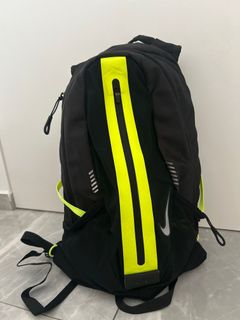 Nike running lightweight backpack 10l discount