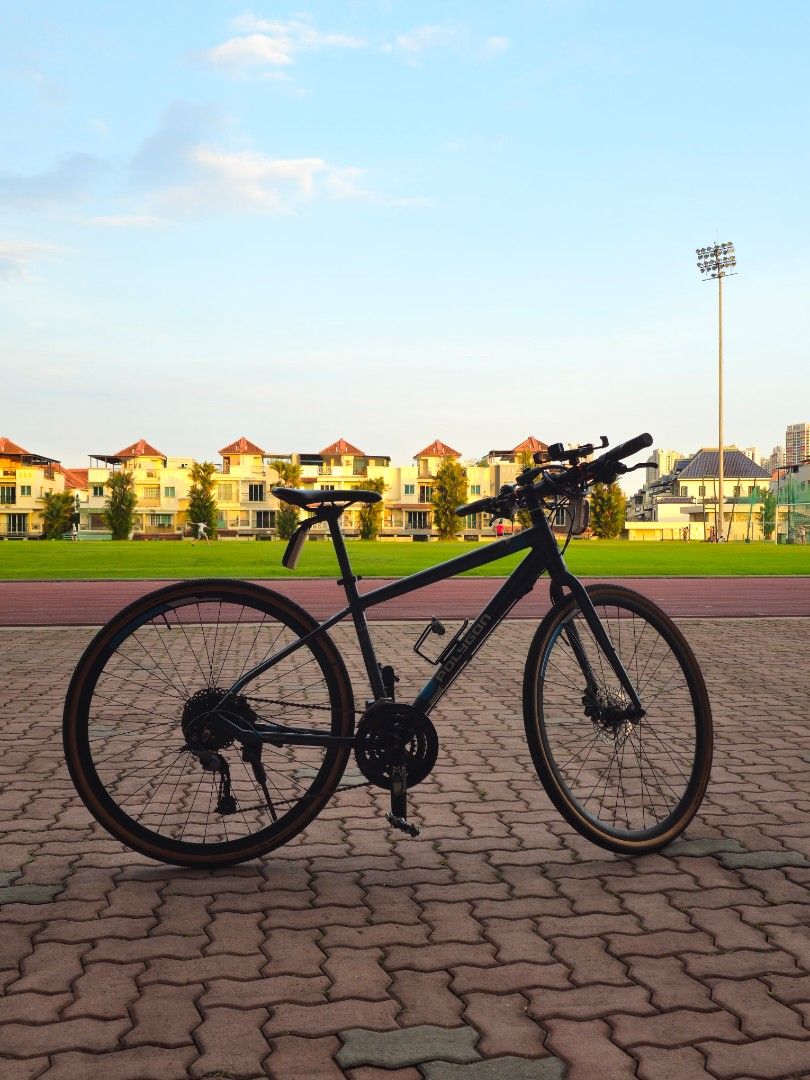 Polygon Path 2 (Category: Bicycles) located in Singapore. Submitted by keith_ong_557 (Listing ID 1343984019, Image 2). Description: Shimano Altus from the gears to the shifters 700x35 new thinner tires for high speed scratches here and there from use.