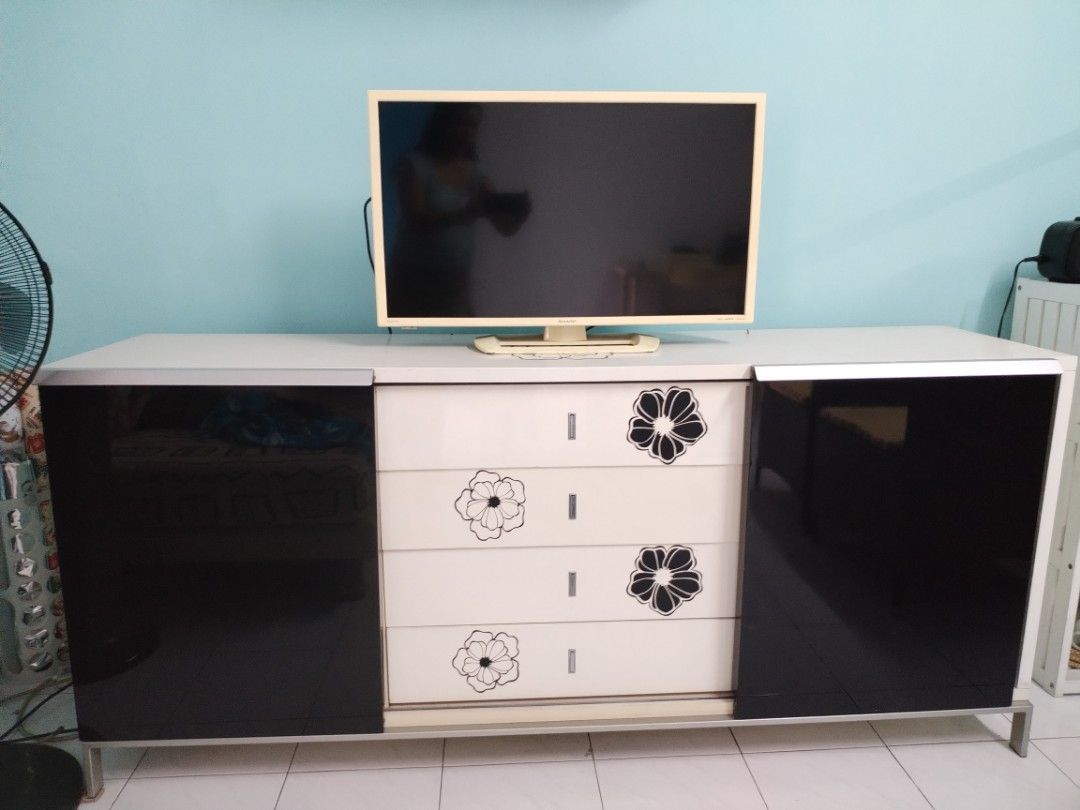 Sharp 32" Aquos Led TV, TV & Home Appliances, TV & Entertainment, TV on ...