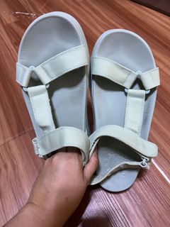 (Category: ) located in . Submitted by caffeinegirl91 (Listing ID 1343961228, Image 1). Description: .