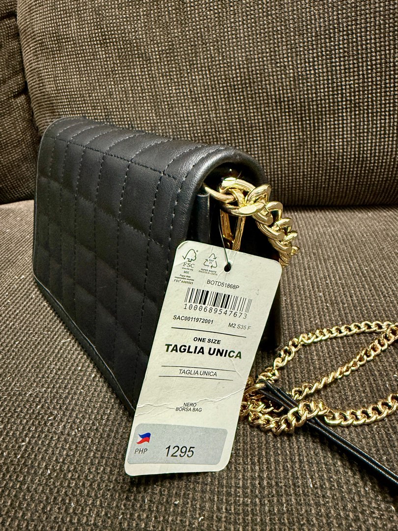 Terranova sling bag Women s Fashion Bags Wallets Cross body Bags on Carousell