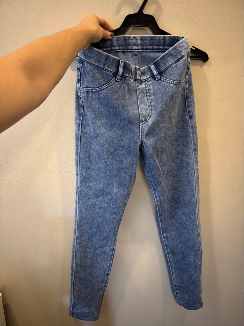 Uniqlo jeggings (Category: Jeans) located in Manila. Submitted by nikkimore (Listing ID 1343960005, Image 1). Description: Uniqlo stretch jeans Worn once or twice Rfs: fit was too tight on me.