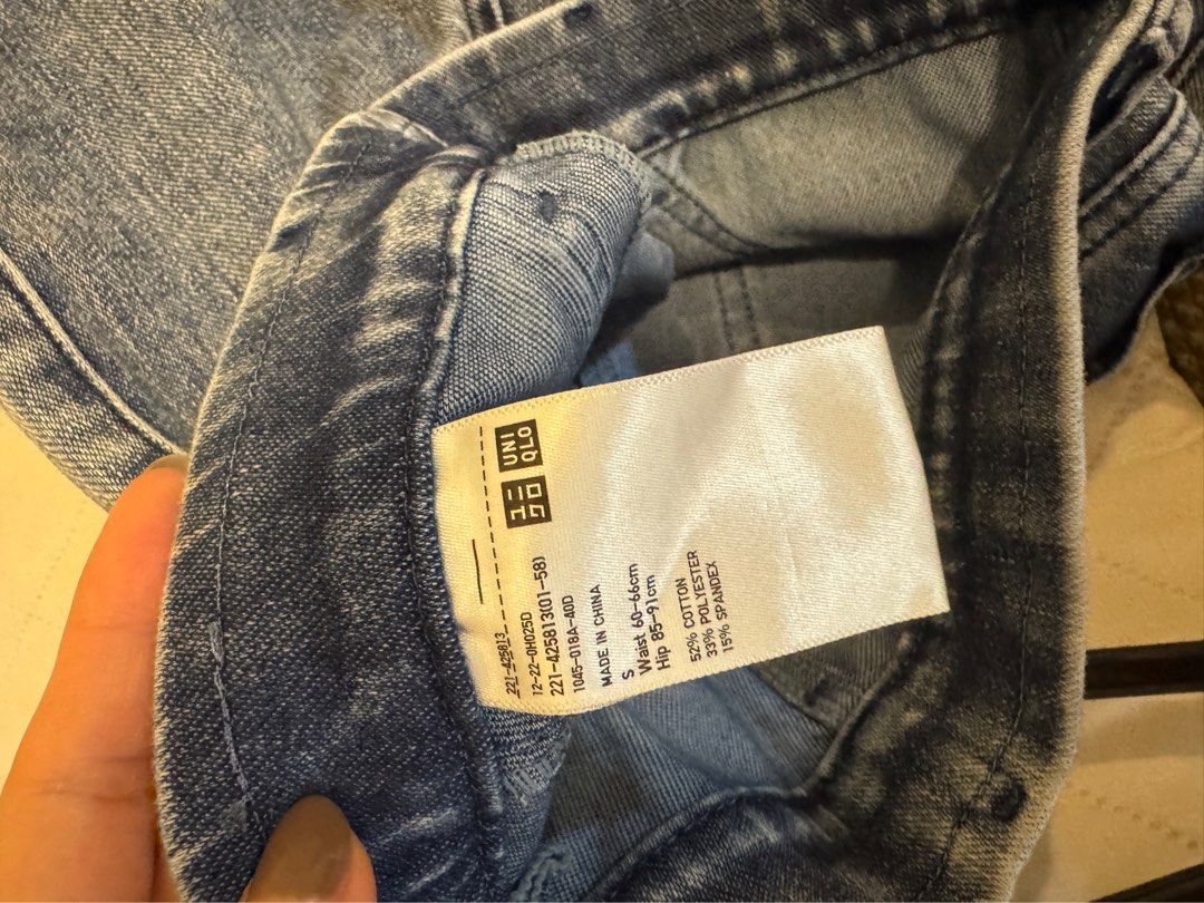 Uniqlo jeggings (Category: Jeans) located in Manila. Submitted by nikkimore (Listing ID 1343960005, Image 3). Description: Uniqlo stretch jeans Worn once or twice Rfs: fit was too tight on me.