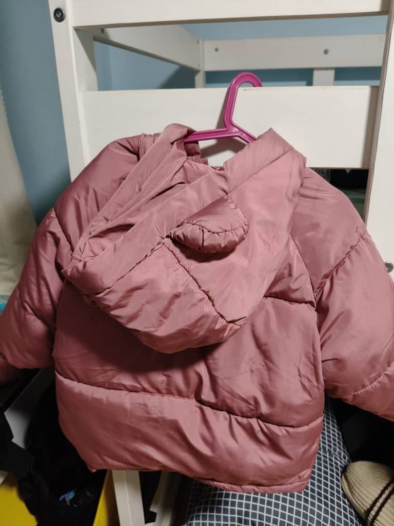 Winter Jacket (Category: Babies & Kids Fashion) located in Singapore. Submitted by cedklee (Listing ID 1343883523, Image 1). Description: winter clothes suitable for 24-36mths baby girl. suitable up to -5 degree. a. winter jacket - sgd10 b. pants - sgd8 selling both at sgd15.