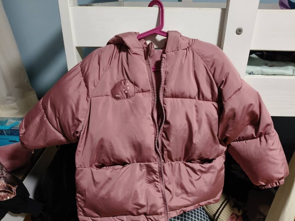 Winter Jacket (Category: Babies & Kids Fashion) located in Singapore. Submitted by cedklee (Listing ID 1343883523, Image 2). Description: winter clothes suitable for 24-36mths baby girl. suitable up to -5 degree. a. winter jacket - sgd10 b. pants - sgd8 selling both at sgd15.