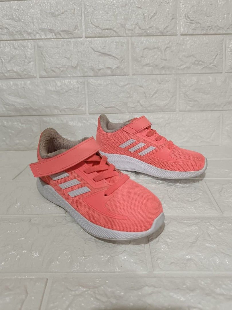 Adidas Kids Runfalcon 2.0 Pink (Category: Babies & Kids Fashion) located in Naga. Submitted by elzza_zenitram (Listing ID 1344095665, Image 1). Description: Adidas Kids Runfalcon 2.0 Pink US size 9 1/2k 16cm insole GUC need wash inner sole Rfs: Outgrown For pick-up or delivery only..