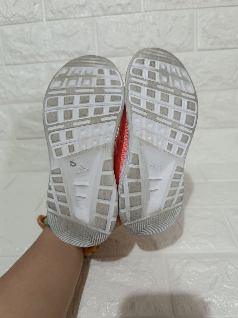 Adidas Kids Runfalcon 2.0 Pink (Category: Babies & Kids Fashion) located in Naga. Submitted by elzza_zenitram (Listing ID 1344095665, Image 3). Description: Adidas Kids Runfalcon 2.0 Pink US size 9 1/2k 16cm insole GUC need wash inner sole Rfs: Outgrown For pick-up or delivery only..