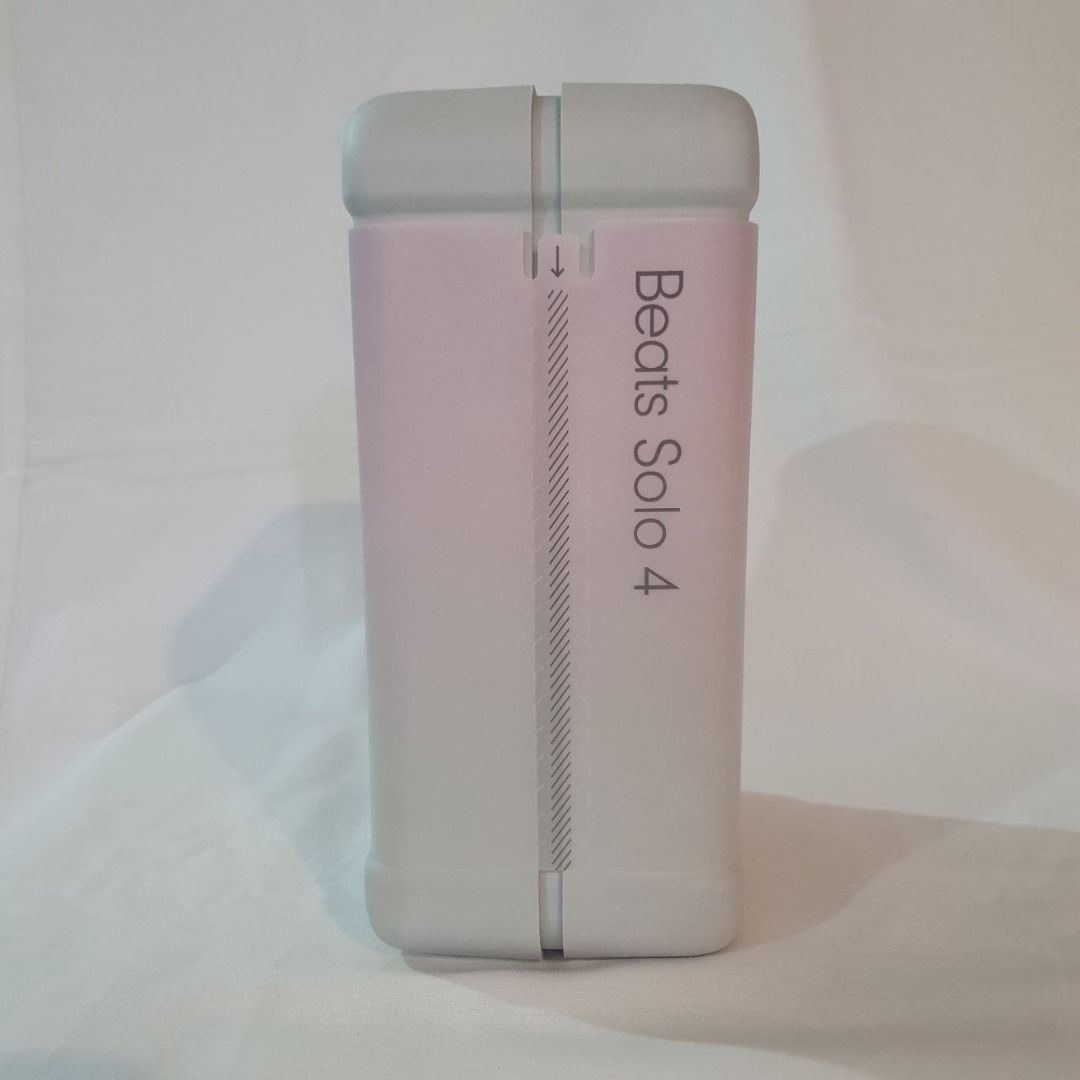 Beats Solo 4 - Cloud Pink (Category: Headphones & Headsets) located in Mandaluyong City. Submitted by deedumms07 (Listing ID 1344088695, Image 3). Description: Beats Solo 4 Wireless Bluetooth On-Ear Headphones - Cloud Pink Brand new, sealed.
